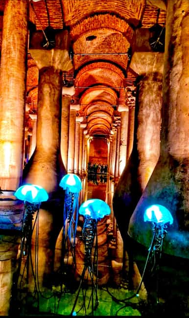 Istanbul: Basilica Cistern Skip-the-Ticket Line Entry - Entering the cistern: 52 steps, thick walls, and a temperature drop