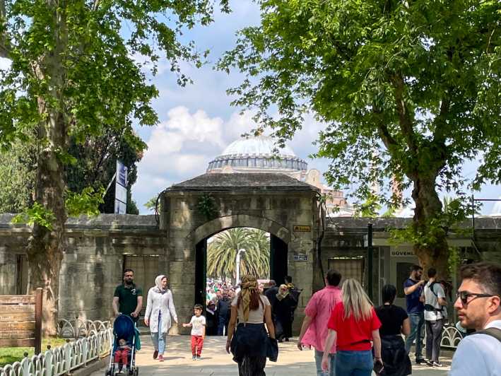 Istanbul: Basilica, Hagia Sophia, Blue Mosque Tour & Cruise - Starting at Sultanahmet, right by the Hippodrome