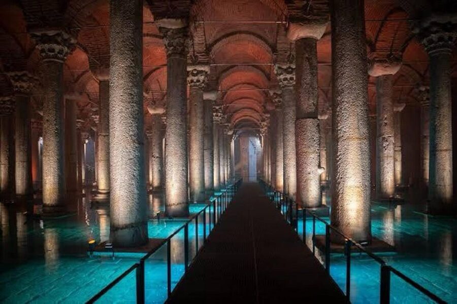Istanbul: Best of the City Full-Day Tour with Transfers - Topkapi Palace: where the Ottoman court lived and moved