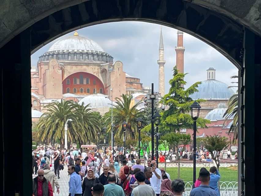 Istanbul Blue Mosque Guided Tour - Group size and hearing inside the prayer hall