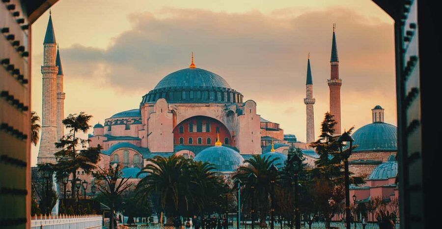 Istanbul: Blue Mosque, Hagia Sophia, & Basilica Cistern Tour - Who should book this tour, and who might not love it