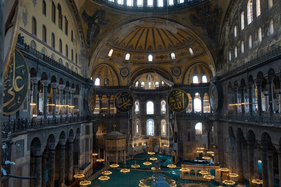 Istanbul: Blue Mosque & Hagia Sophia Guided Tour w/ Tickets - Hagia Sophia inside: domes, mosaics, and the cathedral to mosque shift