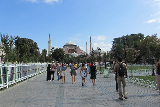 Istanbul: Blue Mosque & Hagia Sophia Small-Group Tour with ticket - Starting in Sultanahmet Square: Where the Story Begins