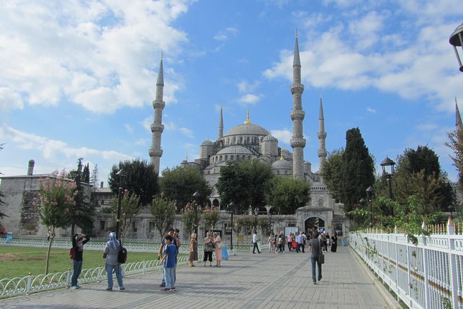 Istanbul: Blue Mosque & Hagia Sophia Small-Group Tour with ticket - Hippodrome Stop: The Obelisks and the Byzantine Backstory