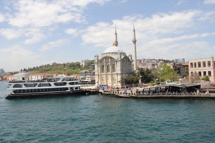 Istanbul: Bosphorus and Black Sea Cruise with Lunch - Heading East: What the Anadolu Kavağı Stop Really Gives You