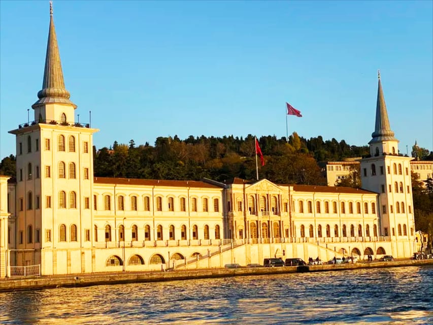 Istanbul: Bosphorus and Golden Horn Sunset Yacht Cruise - A quick reality check: group size and boat setup