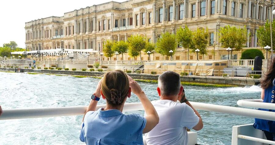 Istanbul: Bosphorus and Golden Horn Tour with Live Guide - Should You Book It?