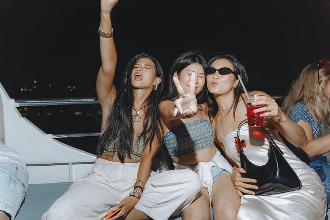 Istanbul Bosphorus Boat Party with Live DJs - Party Flow on Board: Seats, Crowd Energy, and Keeping It Social