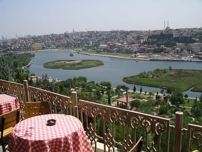 Istanbul: Bosphorus Cruise and Golden Horn Bus Tour - 1.5-hour Bosphorus cruise: Rumeli Fortress and photo-friendly Ottoman waterfronts