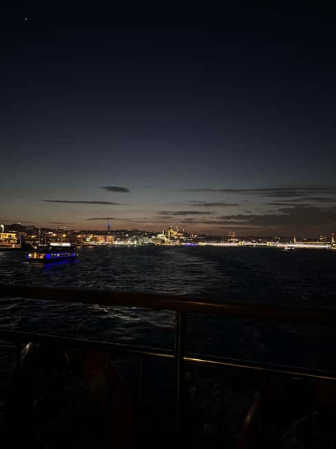Istanbul: Bosphorus Cruise By Night - Küçüksu and Beylerbeyi, Then Maiden’s Tower Before Topkapı