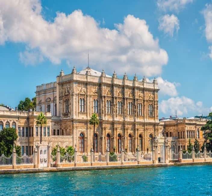 Istanbul: Bosphorus Cruise Morning or Sunset Boat Tour - Tea, Coffee, and Photo-Friendly Comfort on the Boat
