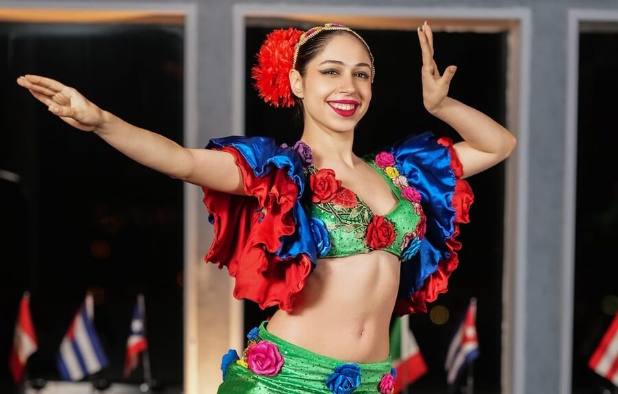 Istanbul: Bosphorus Cruise with Dinner Show - FAQ