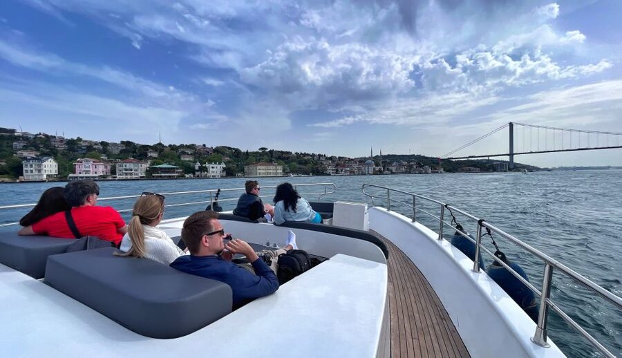 Istanbul: Bosphorus Cruise with Stopover on the Asian Side - Practical Notes: Timing, Weather, and Where You’ll Want to Sit