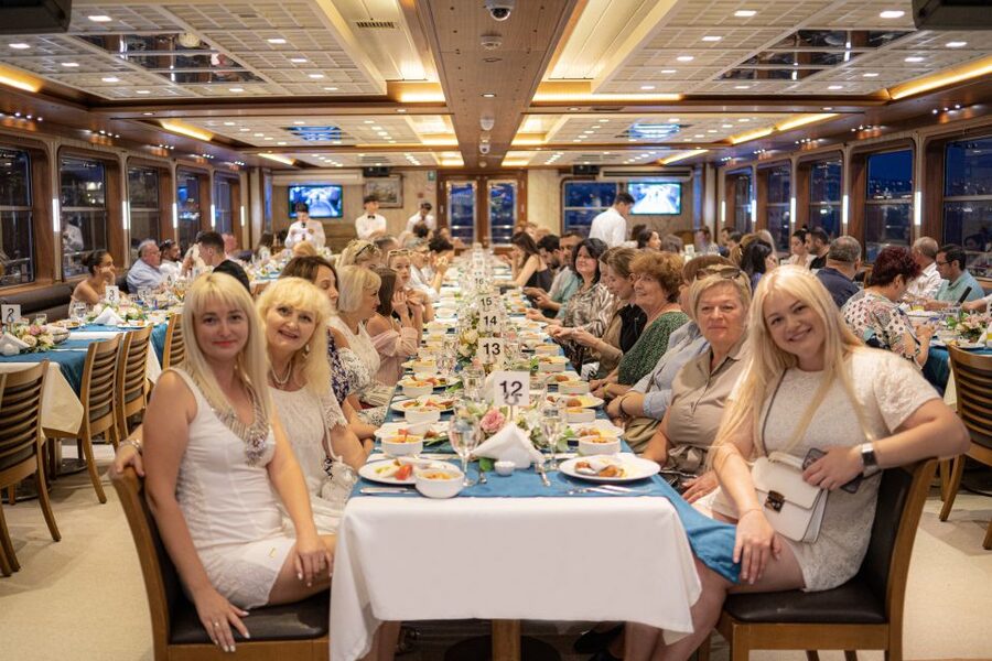 Istanbul: Bosphorus Dinner Cruise & Turkish Night Show - The Turkish Night show: belly dance, folk dances, and live music