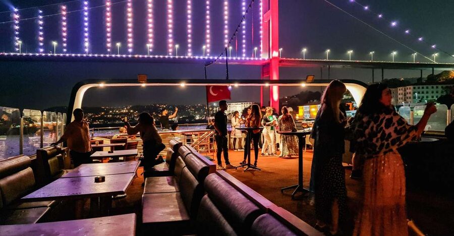 Istanbul: Bosphorus Dinner Cruise w/ Drinks & Entertainment - What you actually eat, and how drinks change the value