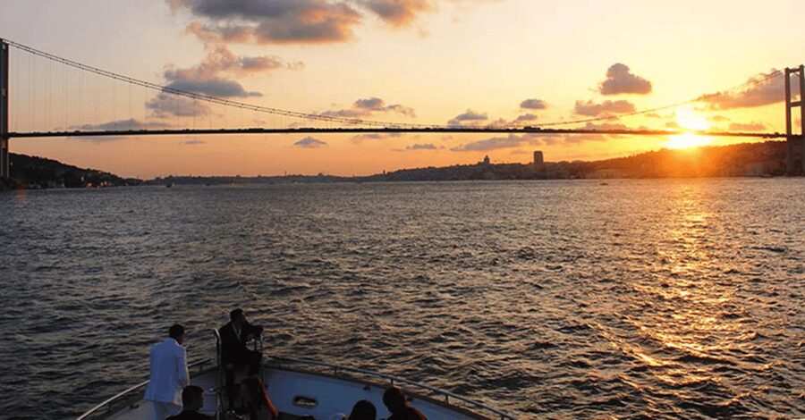 Istanbul: Bosphorus Dinner Cruise with Private Table & Show - What feels like value at $47 per person