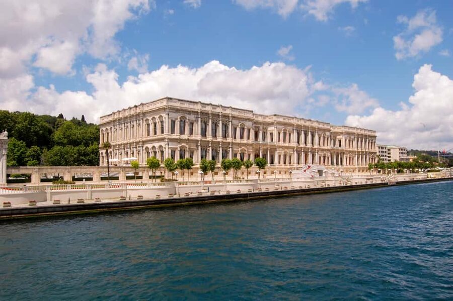Istanbul: Bosphorus Lunch Cruise with Guide & Drinks - Lunch on board: soup, chicken skewers, and no-stress drinks