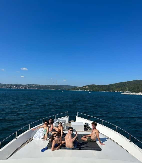 Istanbul: Bosphorus Private Guided Yacht Cruise with Snacks - Dolmabahçe Palace, Çırağan Palace, Ortaköy Mosque, the Big Icons in Sequence