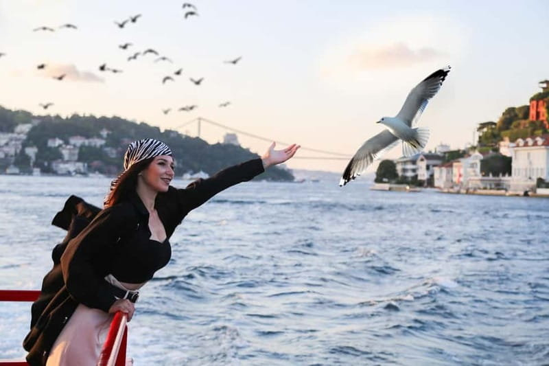 Istanbul: Bosphorus Sightseeing Cruise Tour with Audio Guide - From Galata Bridge to Maiden’s Tower: what you see in order