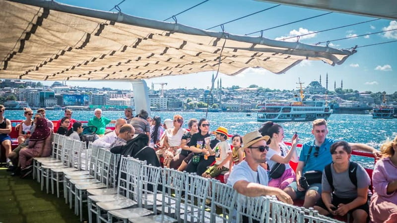 Istanbul: Bosphorus Sightseeing Cruise Tour with Audio Guide - When to go: morning clarity or sunset glow
