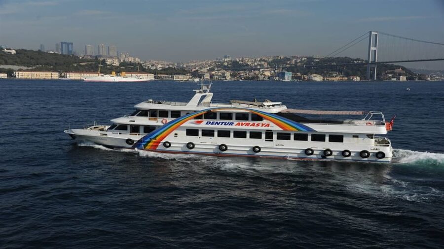 Istanbul: Bosphorus Sightseeing Cruise with Sunset Option - Smartphone audio guide: how to make it work smoothly