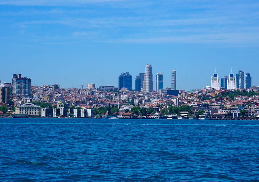 Istanbul: Bosphorus Sightseeing Cruise with Sunset Option - Practical onboard details: drinks, snacks, and what to budget for