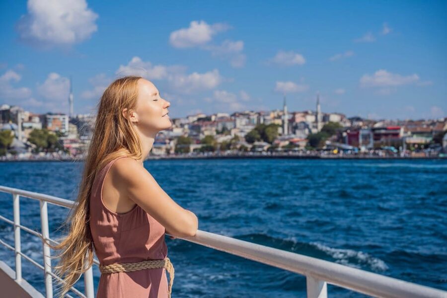Istanbul: Bosphorus Strait Sightseeing Cruise & Audio Guide - Quick hits you will care about