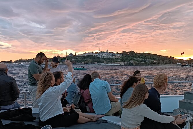 Istanbul Bosphorus Sunset Cruise on Luxury Yacht - Kabataş departure: what “luxury yacht” feels like in practice