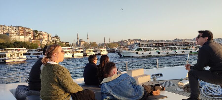 Istanbul: Bosphorus Sunset Cruise on Yacht with Live Guide - Crossing the center of the Bosphorus: bridges, fortresses, and long viewpoints