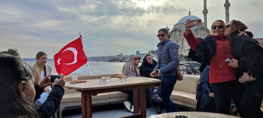 Istanbul: Bosphorus Sunset Cruise on Yacht with Live Guide - Price and value: why around $19 feels like a smart deal