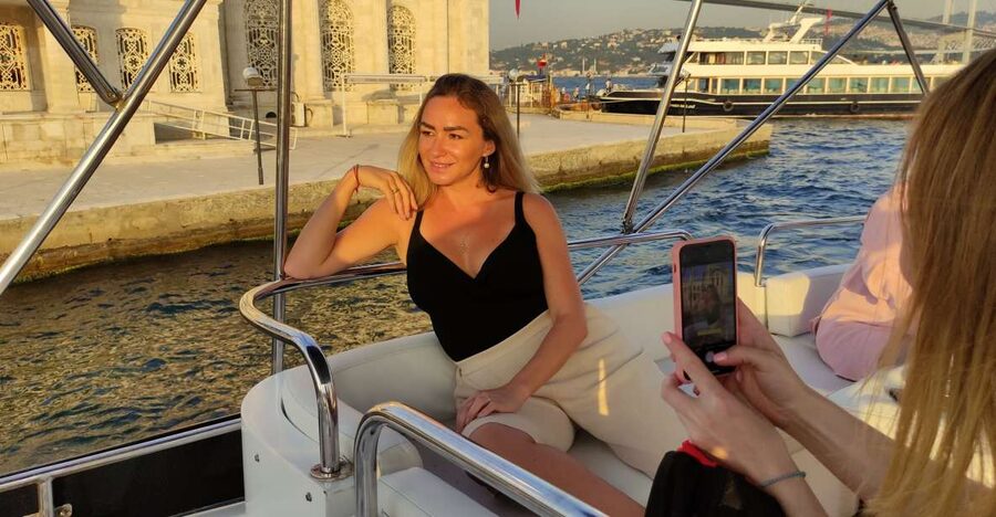 Istanbul: Bosphorus Sunset Cruise with Snacks and Wine - Küçüksu Palace and the Long Approach to Maiden’s Tower