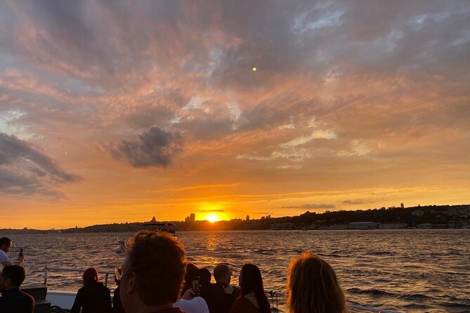 Istanbul Bosphorus Sunset Cruise with Wine on a Luxury Yacht - Asian Shore Romance: Küçüksu, Beylerbeyi, and Maiden’s Tower