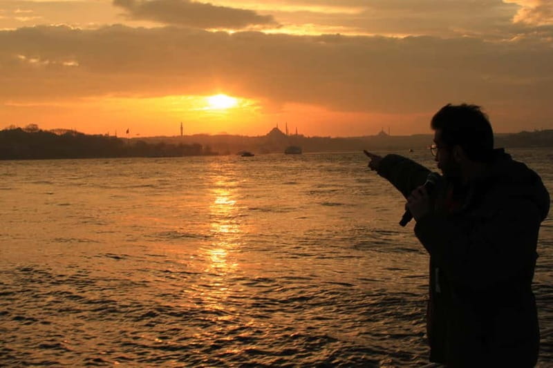 Istanbul: Bosphorus Sunset or Night Yacht Cruise & Transfers - Guide and Entertainment Differences: Sunset vs Night Cruise