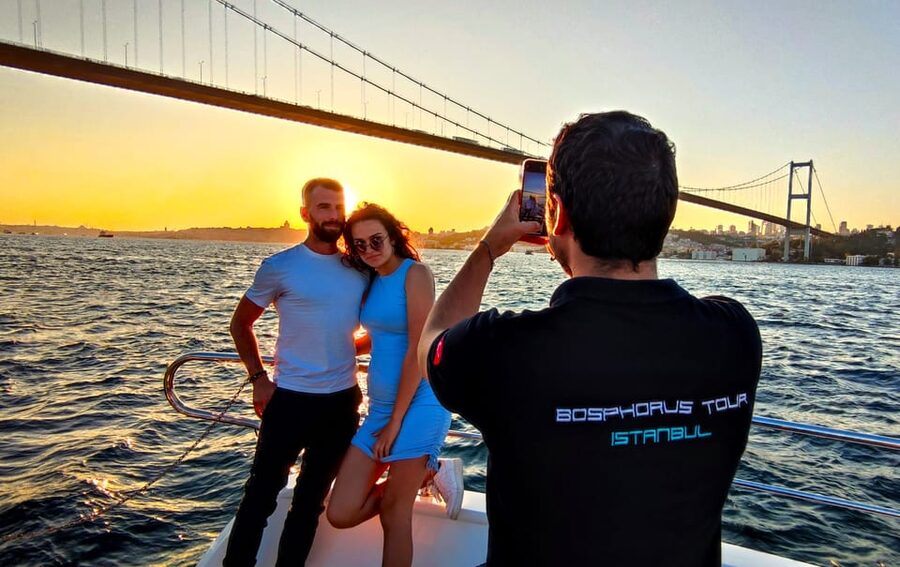 Istanbul: Bosphorus Sunset Yacht Cruise with Live Guide - Key highlights to know before you go