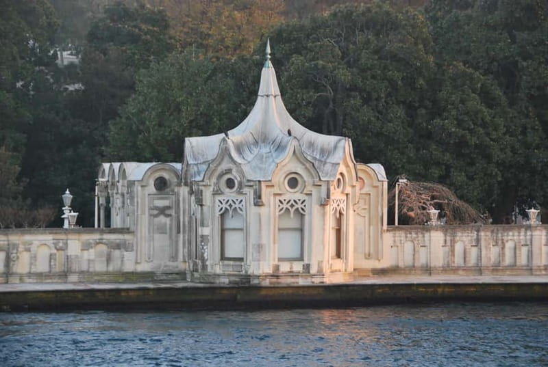 Istanbul: Bosphorus Tour With Whirling Dervish Show - Tea, timing, and onboard comfort: the practical stuff that affects your enjoyment