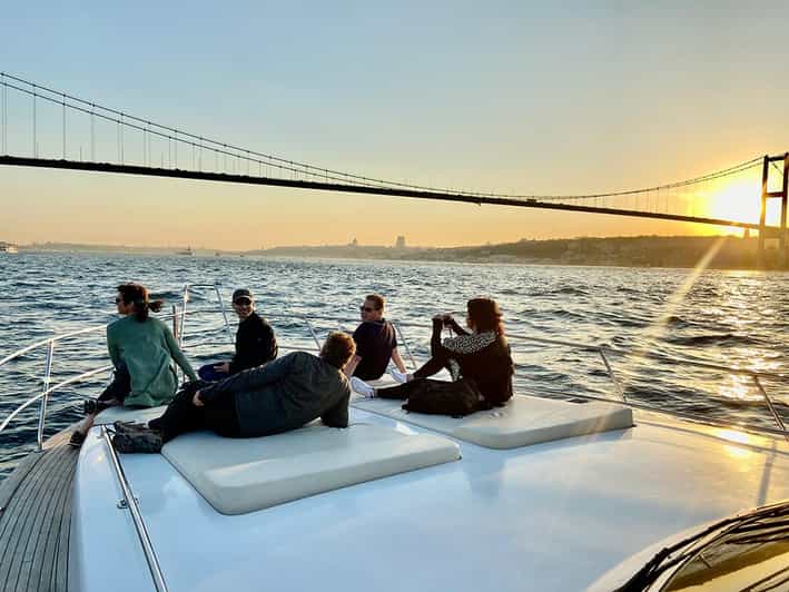 Istanbul: Bosphorus Yacht Cruise at Sunset with Snacks - Quick hits before you go