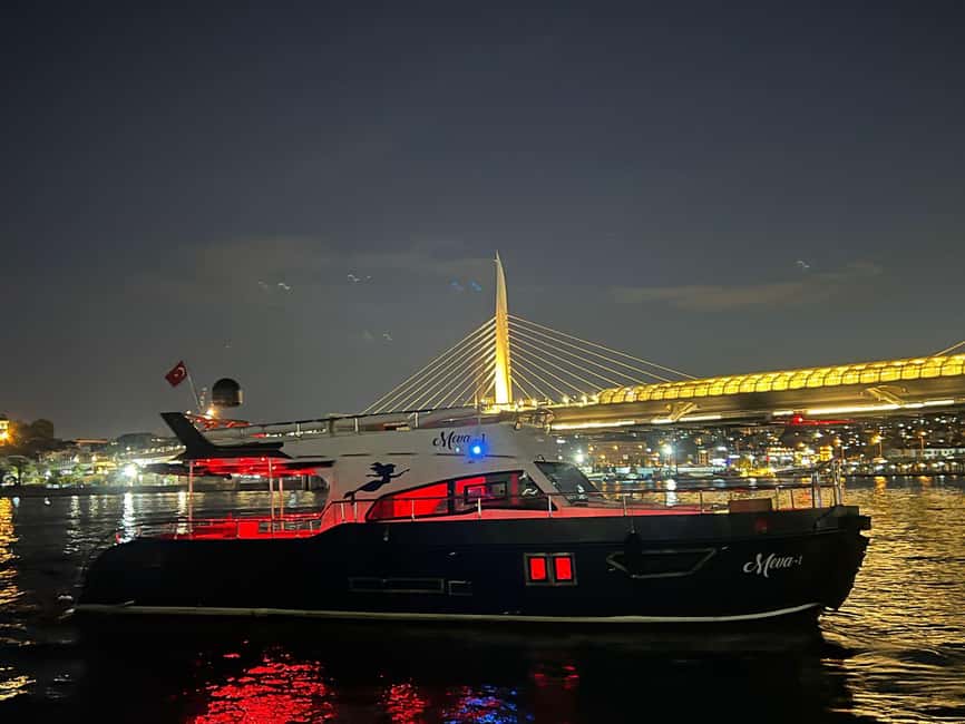 Istanbul: Bosphorus Yacht Cruise with Golden Horn View - 15 minutes on the Bosphorus Strait, then Üsküdar