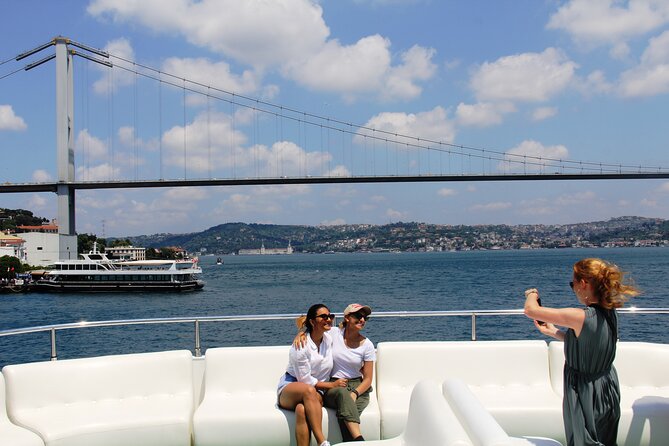Istanbul Bosphorus Yacht Experience – Asian Side Visit in Kanlica - The Asian-side star: Kanlıca Meydanı and the yogurt stop that’s actually the point