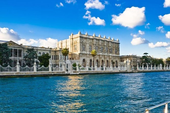 Istanbul Bus and Boat: 5 Hours Guided City Tour & Boat Cruise - Scenic hilltop views around Pierre Loti area