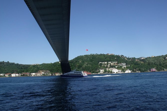 Istanbul Bus and Boat: 5 Hours Guided City Tour & Boat Cruise - Rumeli Fortress and the Monday versus Thursday switch