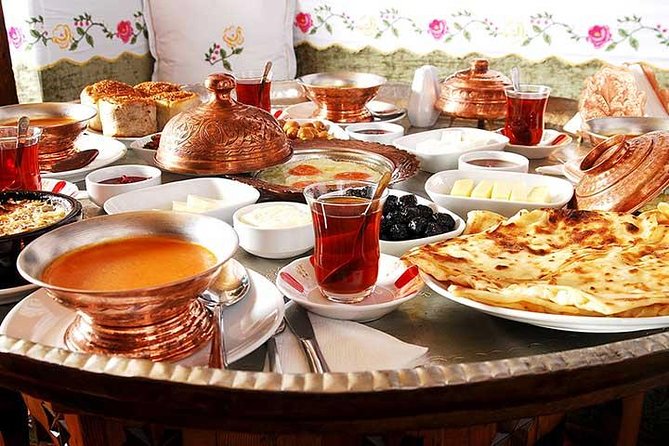 Istanbul by Night: Dining Out in a Turkish Way - Live music expectations, and why your schedule should stay flexible