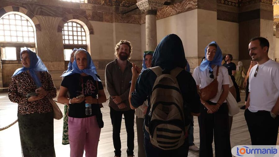 Istanbul City Walk: Blue Mosque, Hagia Sophia & Basilica - Start at Alman Çeşmesi and Let Sultanahmet Guide Your Feet