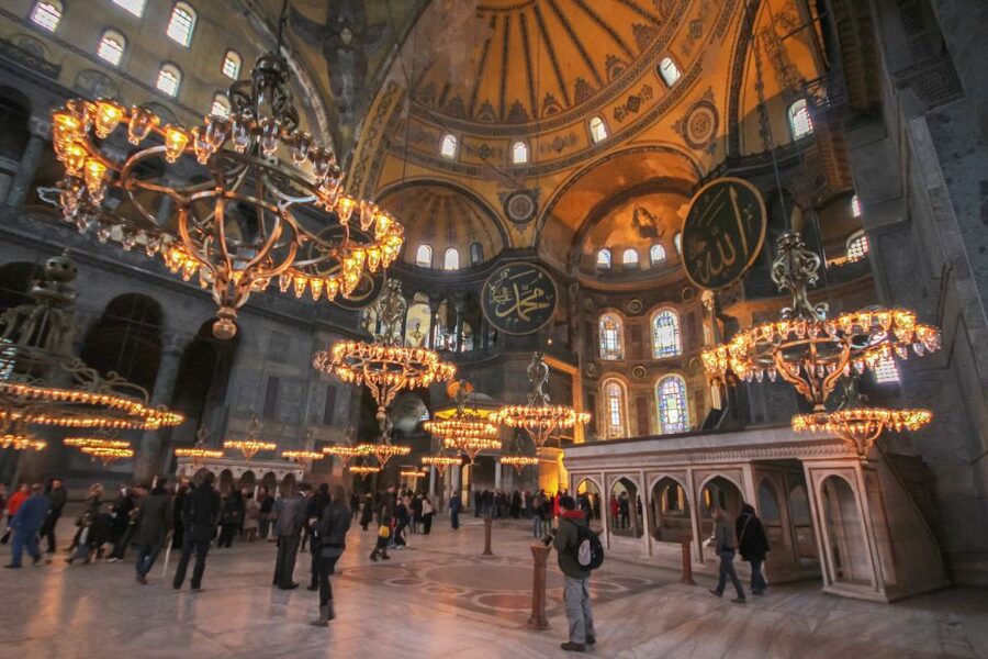 Istanbul Classics Tour - Blue Mosque and the Friday prayer rule you should plan around