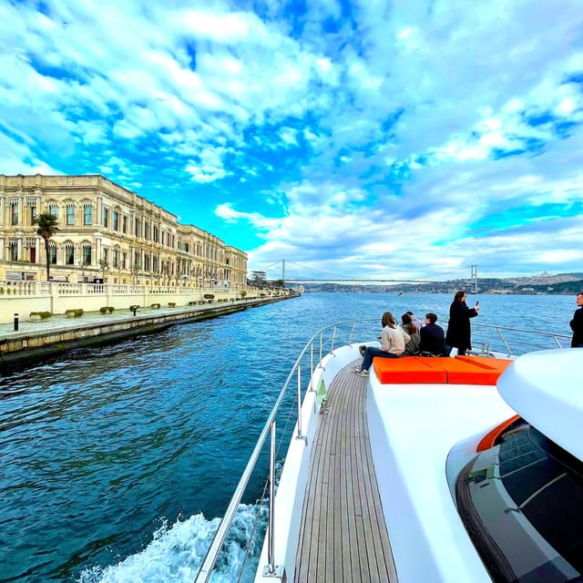 Istanbul: Daytime Bosphorus Yacht Cruise with Fruit & Snacks - The route in real time: from Karaköy to the Galata area