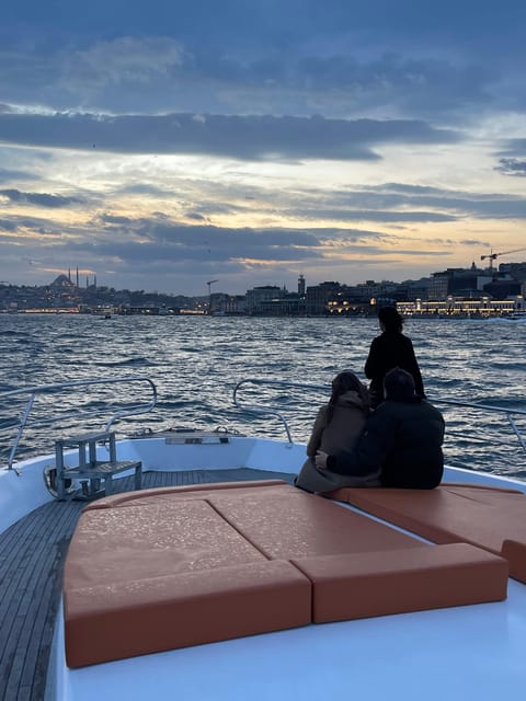 Istanbul: Daytime Bosphorus Yacht Cruise with Fruit & Snacks - Kuzguncuk and the quieter shore: pace yourself