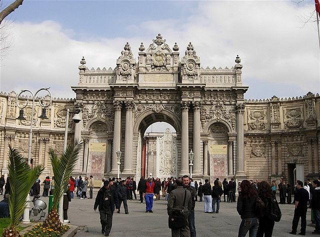 Istanbul: Dolmabahçe Palace and Uskudar Guided Tour - Price and Value: Is $354 a Fair Deal for 4 Hours?