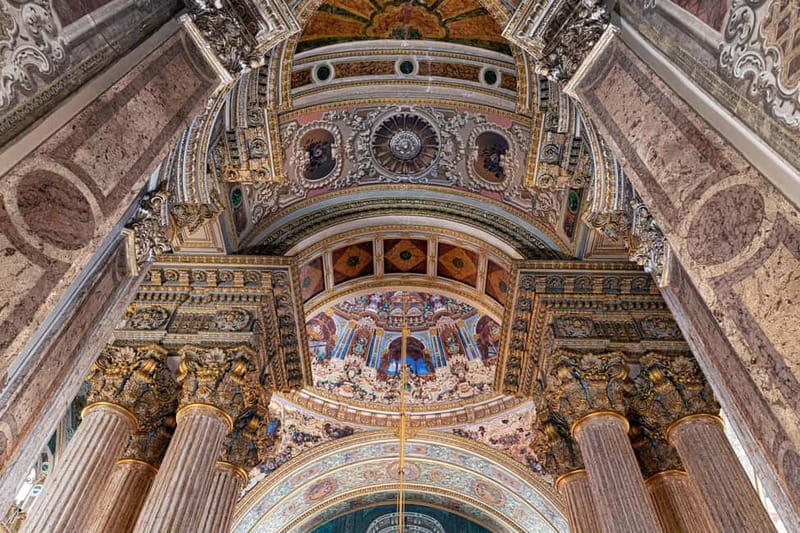 Istanbul: Dolmabahce Palace Guided Tour - Royal Apartments and Ceremonial Hall: gold, crystal, and court power