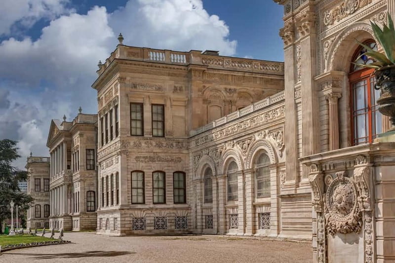 Istanbul: Dolmabahce Palace Guided Tour - Guides and languages: what you’re likely to experience