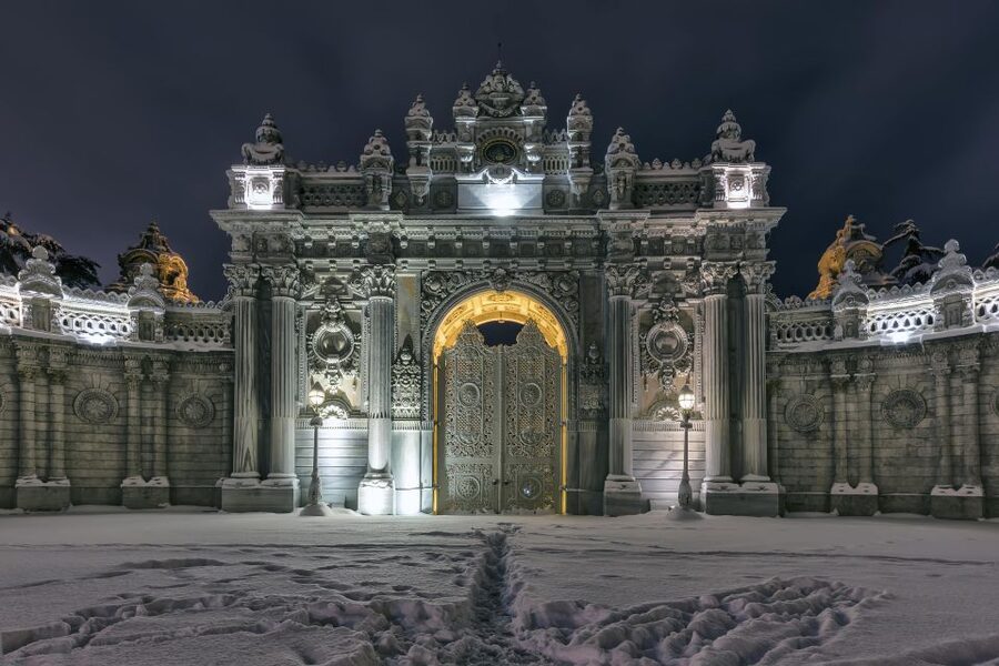 Istanbul: Dolmabahce Palace & Harem Skip-the-Line Entry - What 2 hours really covers inside Dolmabahce Palace