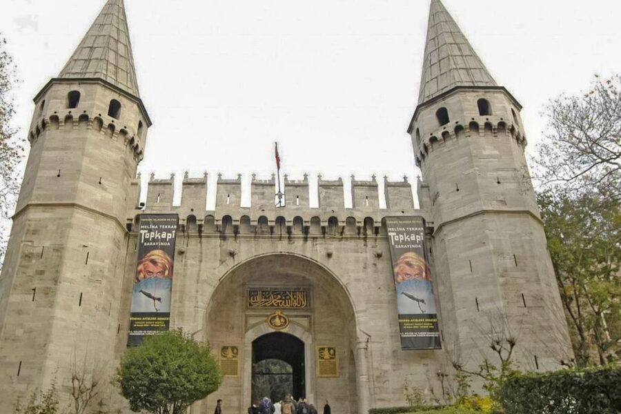 Istanbul: Full-Day Guided Tour - Skipping lines and choosing a guide: where the value really lives